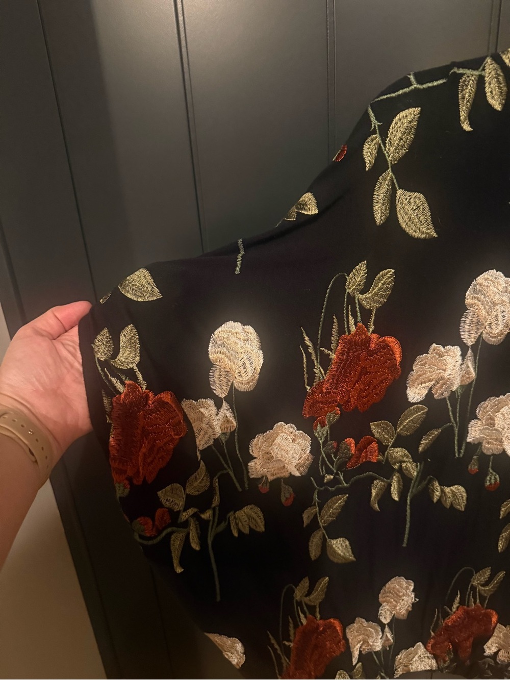 🌹 Anthropologie Akemi & Kin Allies Black Floral V-Neck Embroidered Blouse - Picture 12 of 14